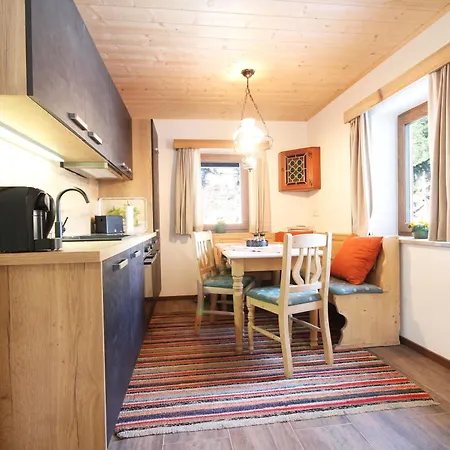 Almliesl Gast-719 Apartman *